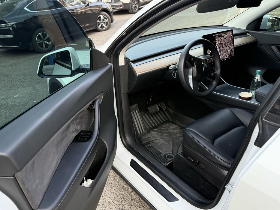 Продается Tesla model Y