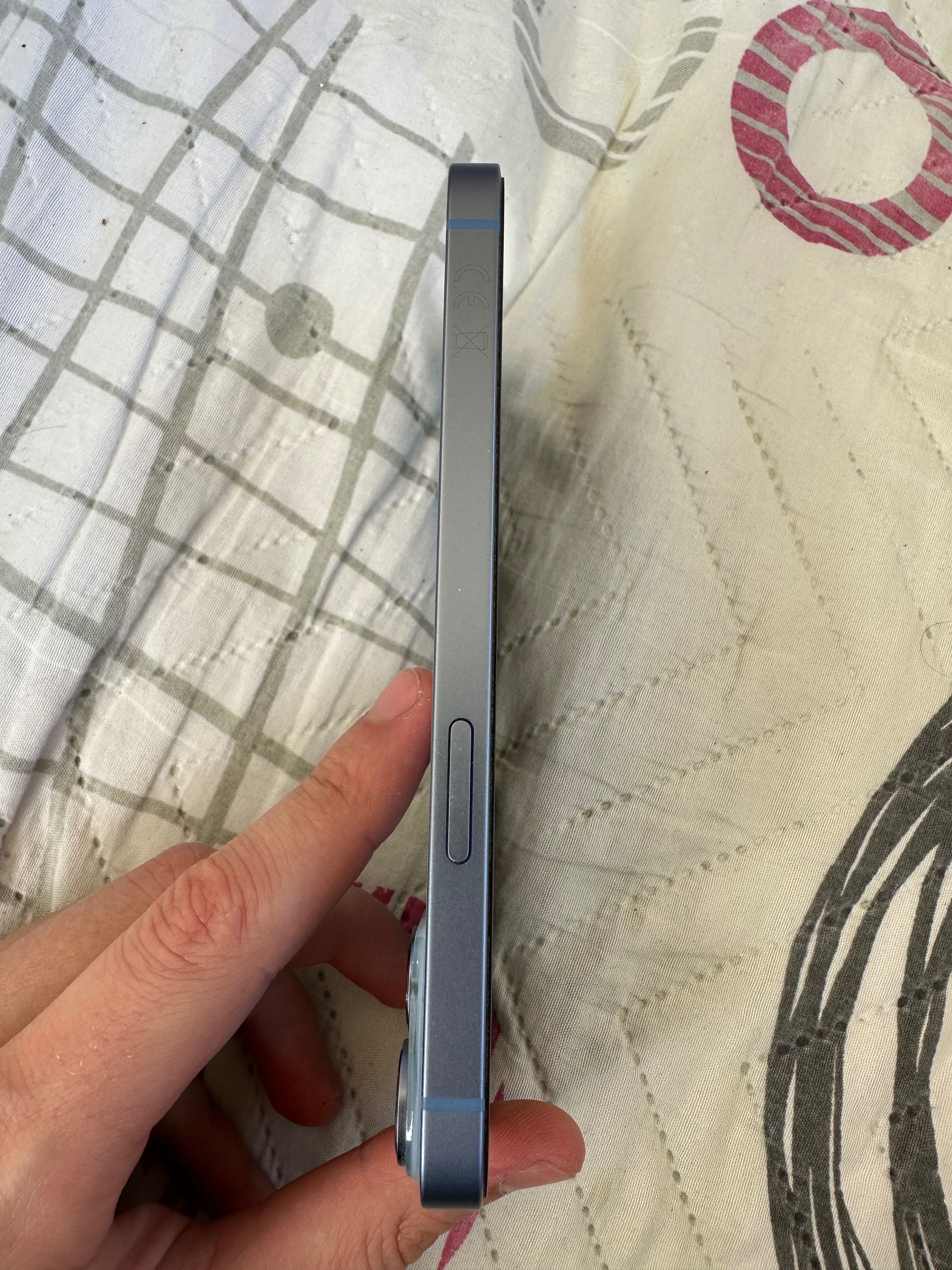 Продавам IPHONE 14