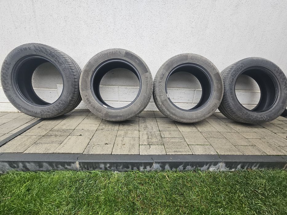 235/60 18 Continental Premium Contact 6