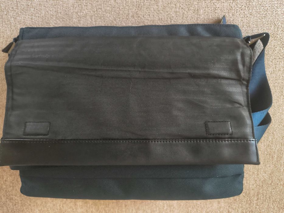 Samsonite Sefton Crossbody L TCP with tablet compartment, Navy