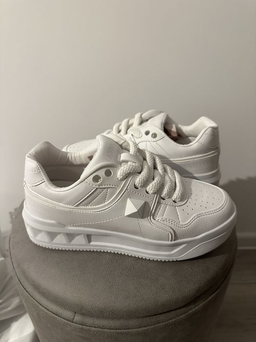 Adidasi Valentino Albi- Calitate PREMIUM - Marimi de la 38 si 39