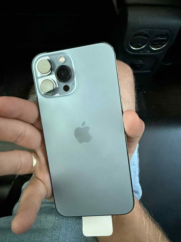 Iphone 13 pro max чисто нов