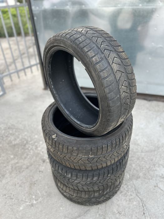 Гуми зимни 205/40R17