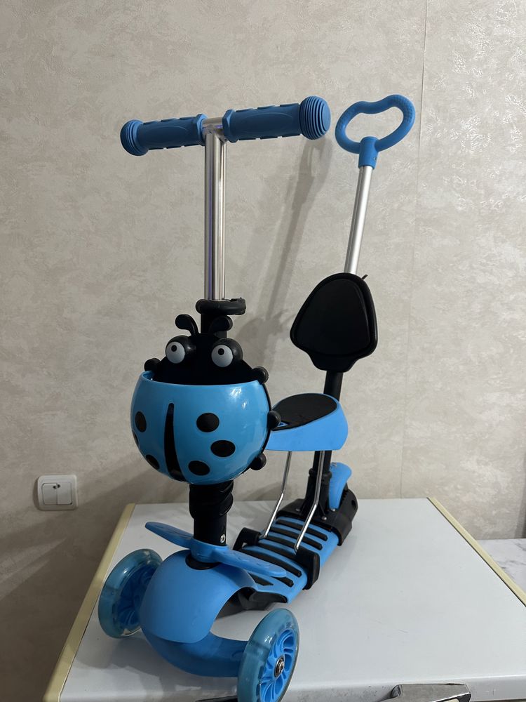 Продам самокат 3в1