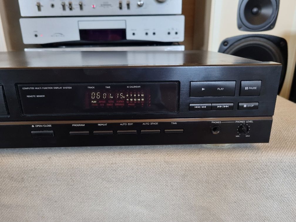 Cd Player Denon DCD-560. 20 Bit. Perfect functional. Impecabil.
