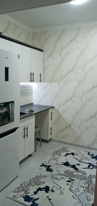 4 хоноли уй сотилоди