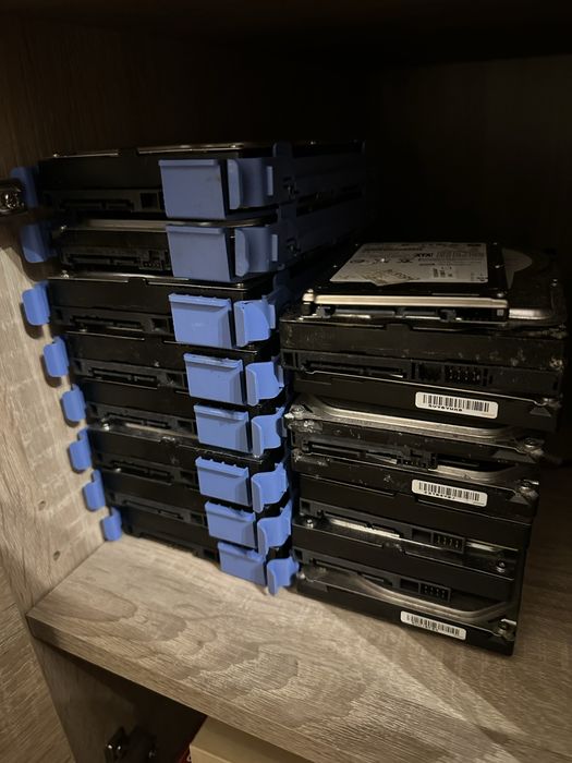 15 броя хард дискове hdd WD Blue 500GB