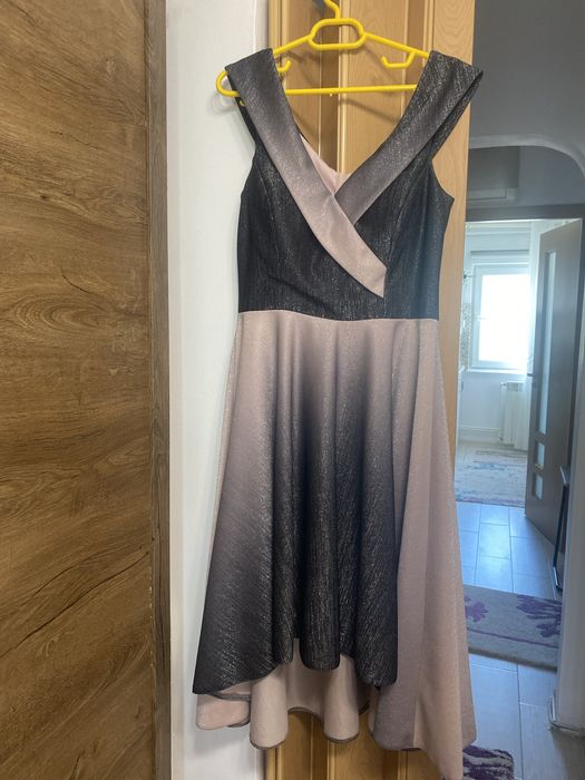 Rochie roz prafuit model deosebit!