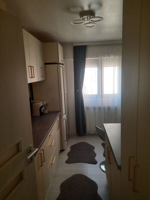 Apartament trei camere