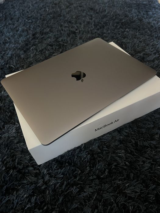 Apple MacBook Air 13″ (M1, 2020) 8 GB/256 GB Space Grey