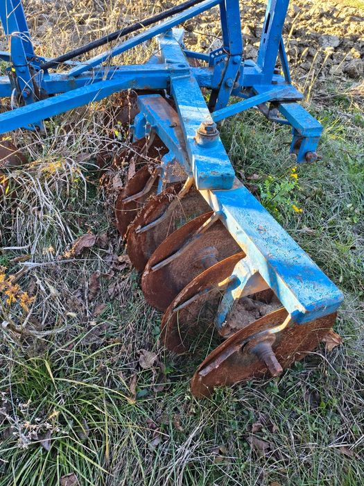 Vând disc 7 talere pe baterie