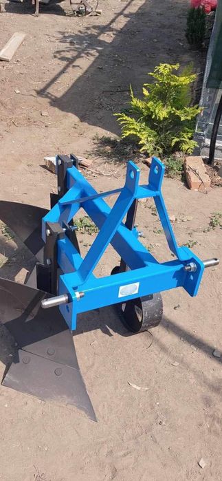 Продавам малък трактор 18 коня