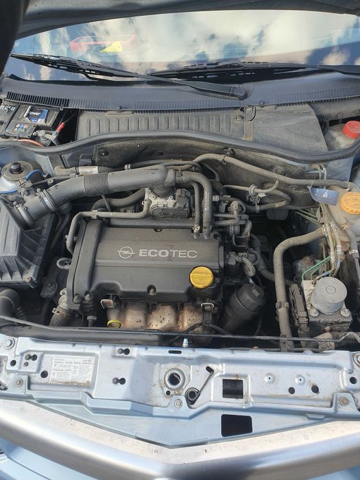 Fata completa / Piese dezmembrari  Opel Tigra B Twintop Z14XEP