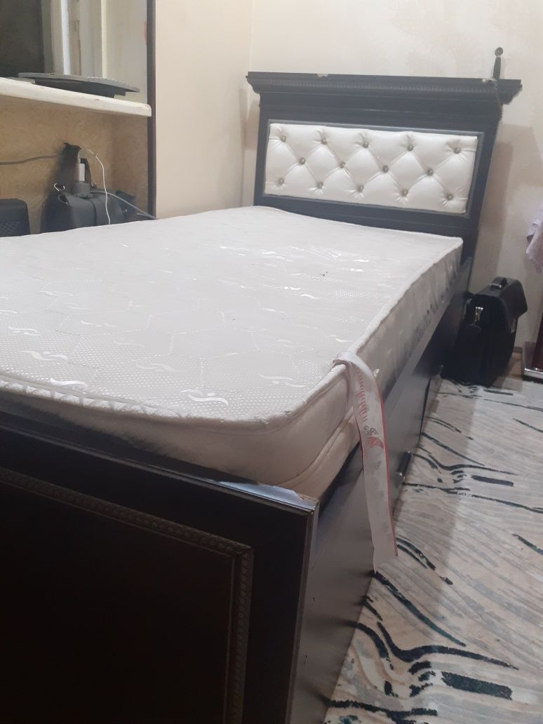 продам 1 спальный кровать с матрасом