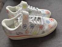 Продавам нови кецове Adidas