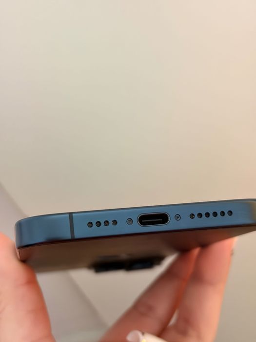 vand iphone 15 pro max ,256 gb