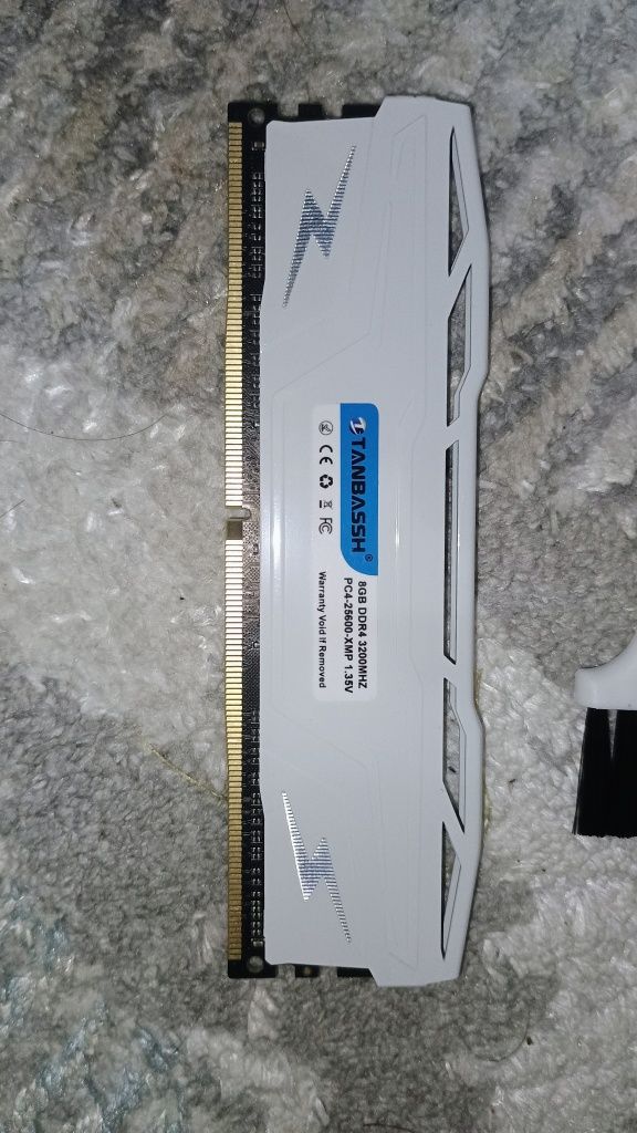 ОЗУ DDR4 8GB 3200MHz