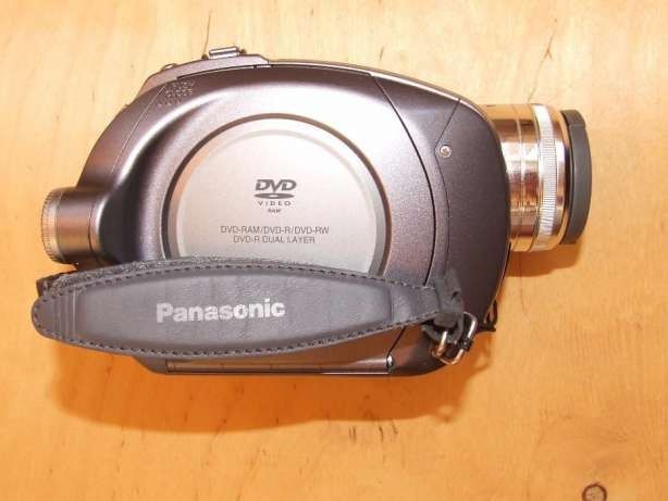 Срочно!!! Продаю видеокамеру Panasonic VDR-D310 в отл. сост.