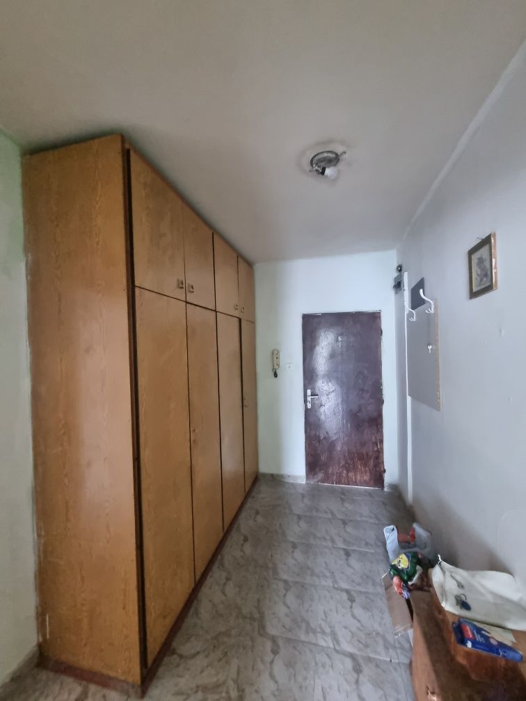 Дава се под наем Тристаен апартамент в Дупница - 90 кв.м за 357 € - Снимка #10