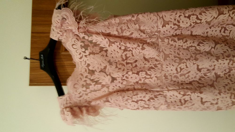 Rochie din dantela scurta cu pene eleganta