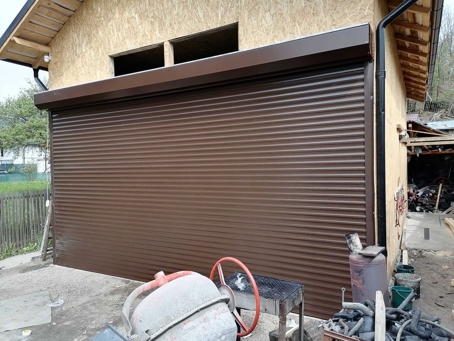 Usi garaje, tip-Rulou-cu lamele din - Aluminiu