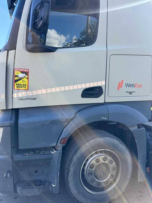 Mercedes Actros 1843