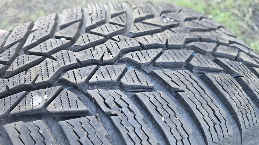 2бр гуми 215 60 16 нокиан