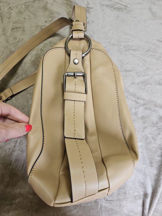 Esprit дамска чанта в цвят камел нова колекция