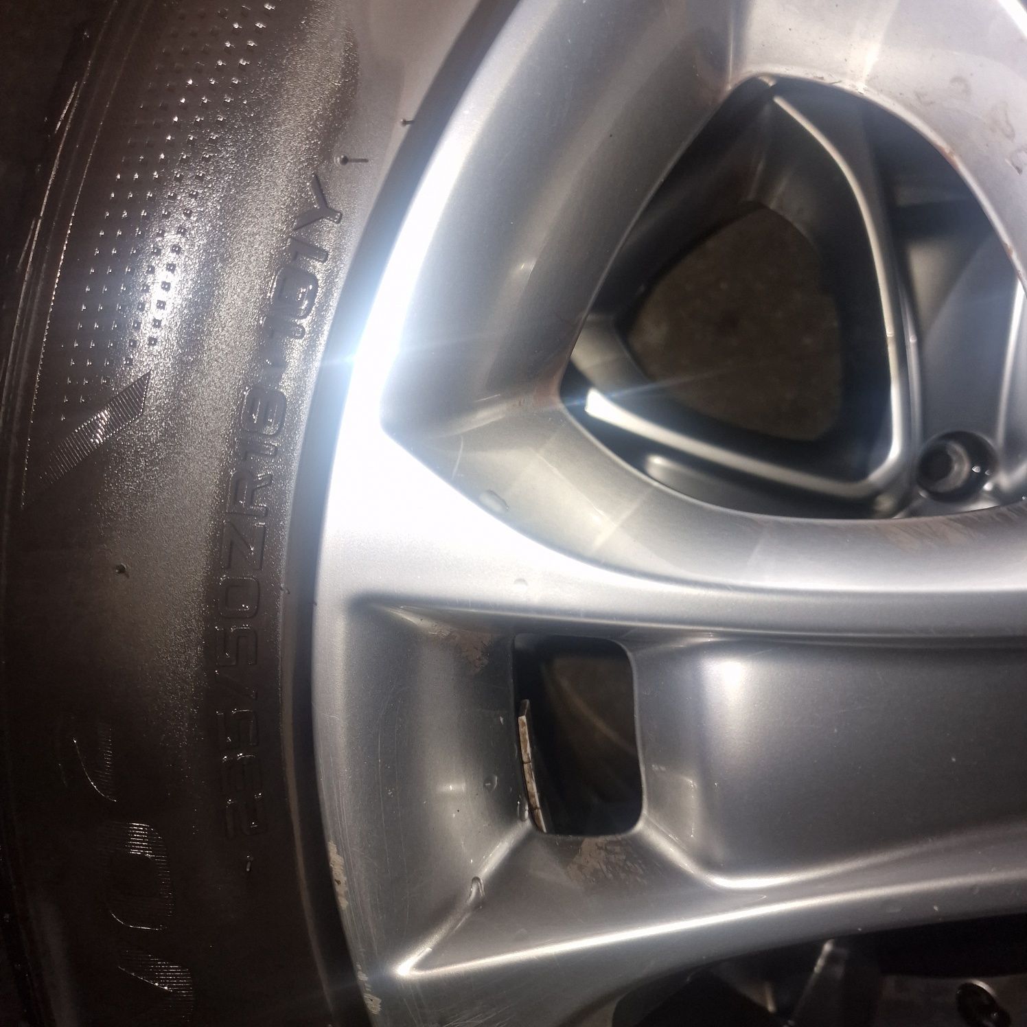 Jante aliaj Ford Kuga cu cauciucuri M+S 235 50 R18