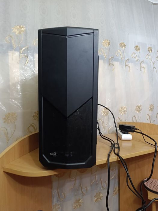 Срочно Продам игровой компьютер i7-6700. И монитор!