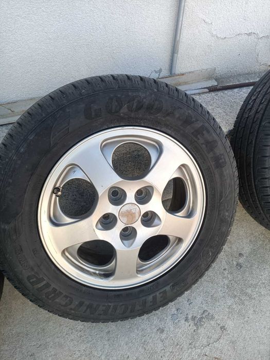 Гуми с джанти за джип Mitsubishi Pajero pinin 4 бр.