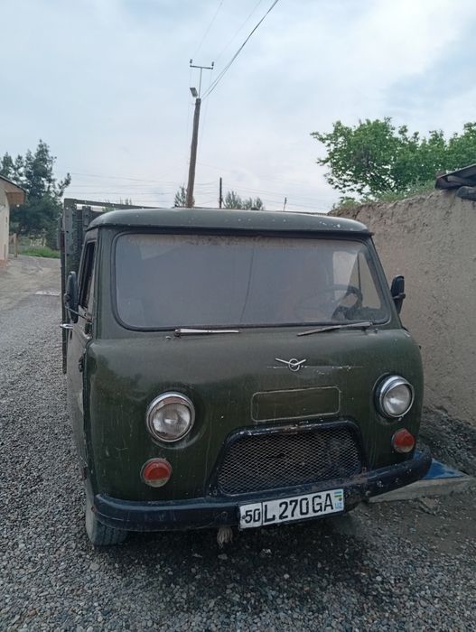 Yurib turgan mashina bir zambar temir Xolati yaxshi