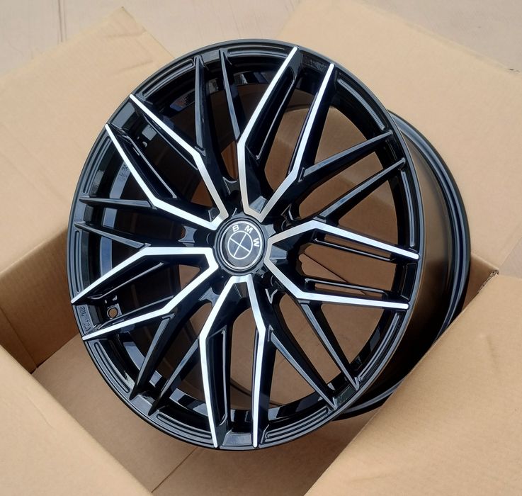 Jante 19 BMW 5 x 120 in 2 latimi
Compatibile BMW F01 F06 F07 F10 F11