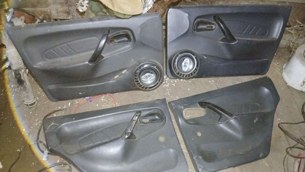 Продам обшивки дверей 2114