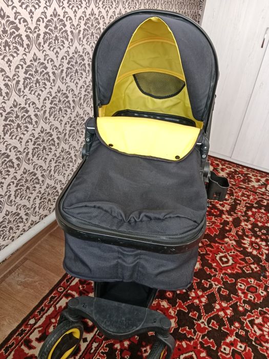 Продам детскую кровать и коляску
