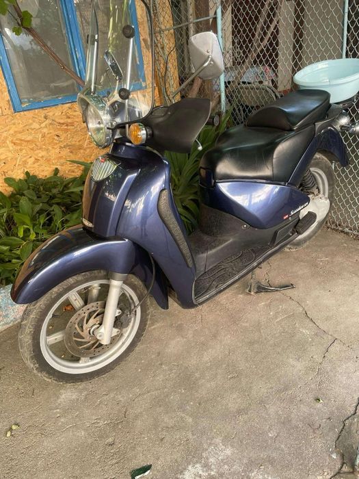 Vând sau schimb Aprilia Scarabeo
