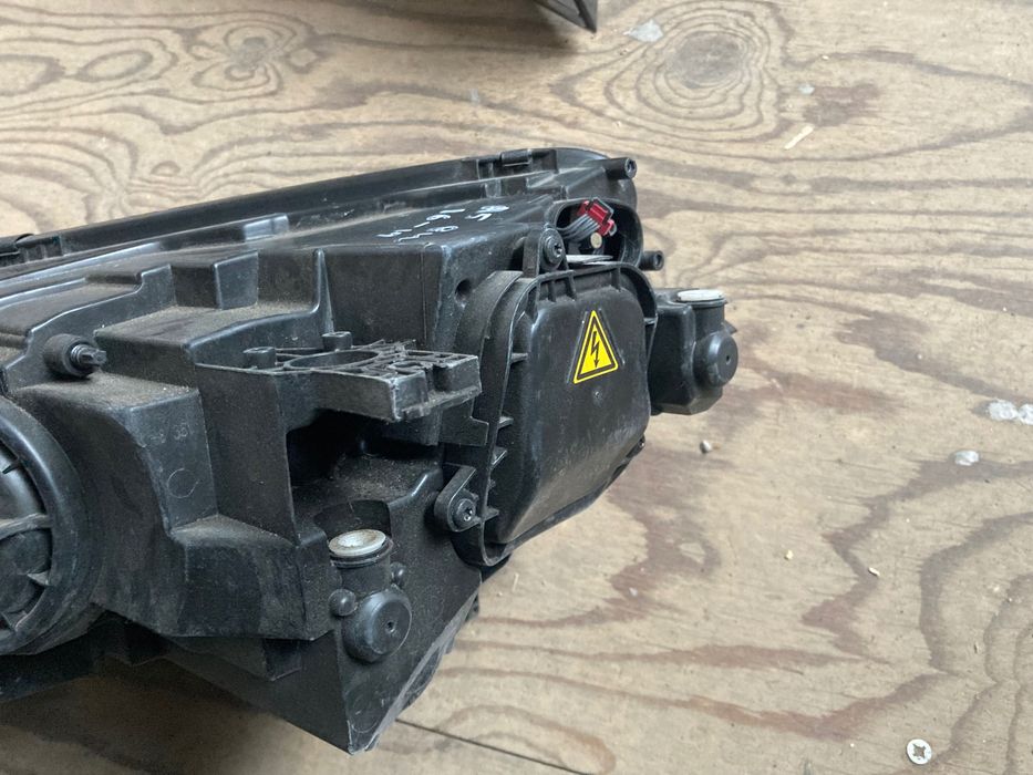 Оригинален Десен фар за Audi A5. 8W. 16-19. Bi-xennon.