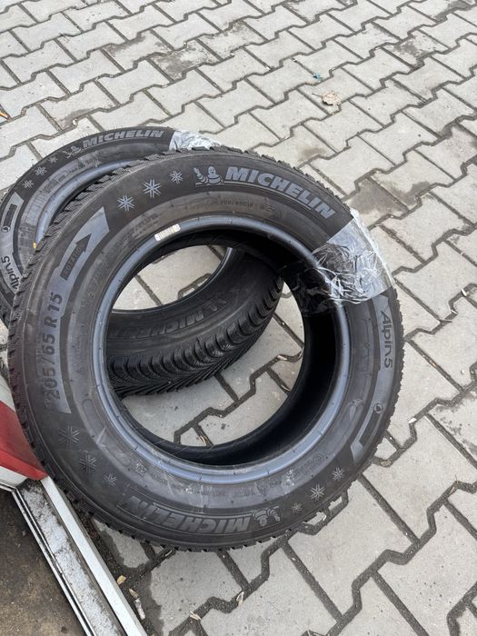 Vand 4 anvelope de iarna Michelin Alpin 5 205/65/R15