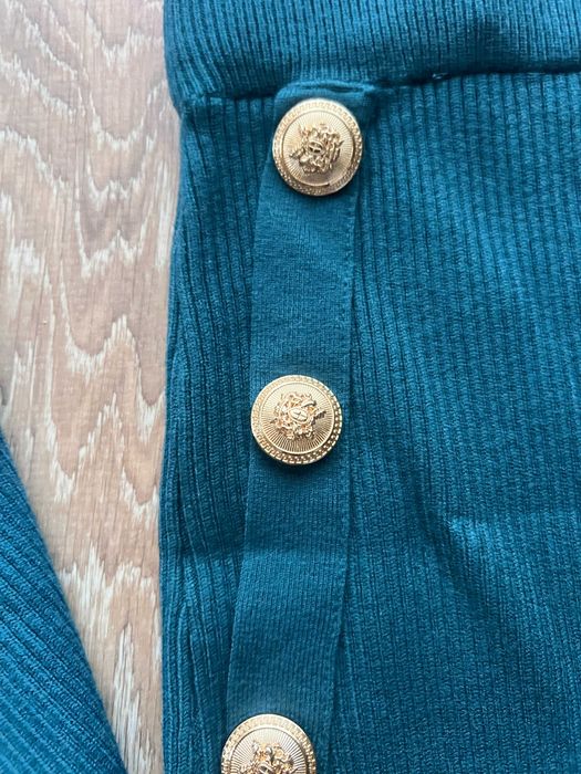 costum cu fusta tricotat