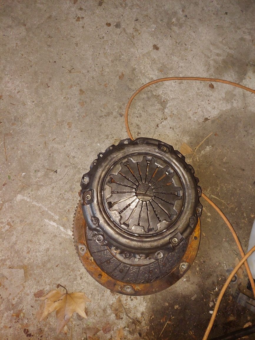 Маховик и притисктел за Peugeot 206 1.4.hdi