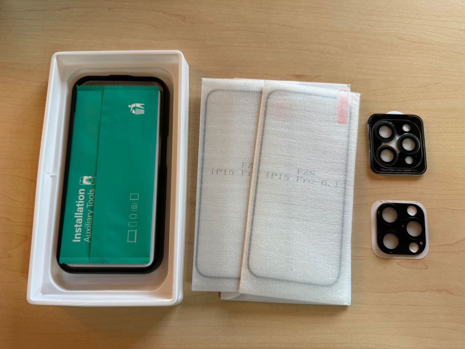 Set 2 Folii sticla + 2 Protecție cameră iPhone 15 Pro