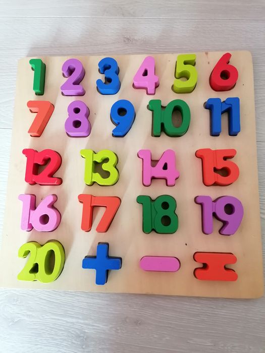 Дървени цифри и азбука  с дъска пъзел