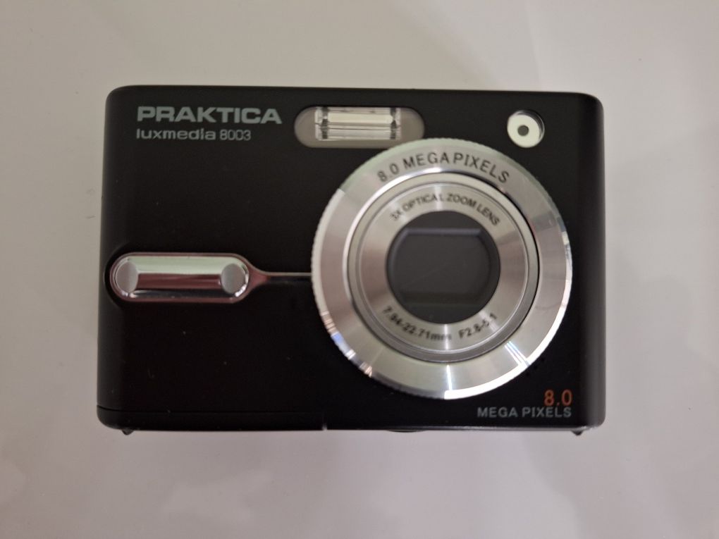 цифров фотоапарат Practica luxmedia 8003