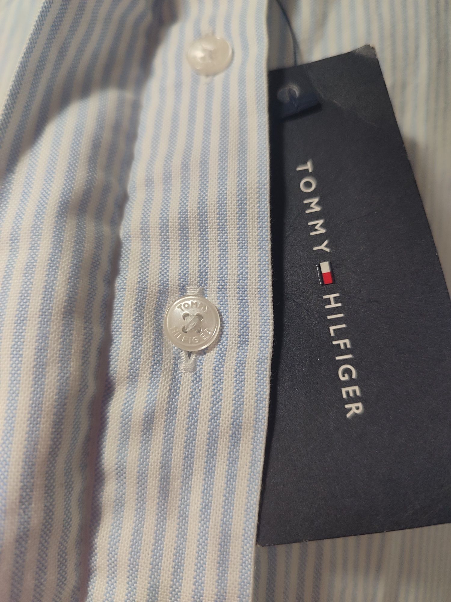 Tommy Hilfiger /Нова с етикет