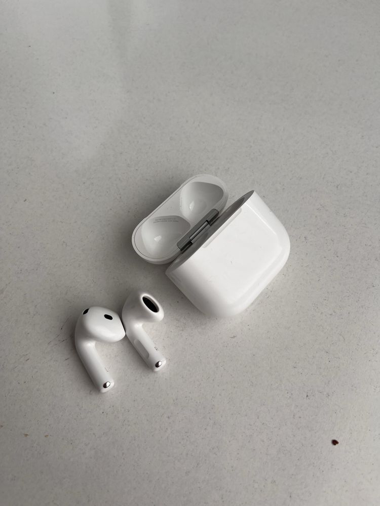 Продам Airpods 4