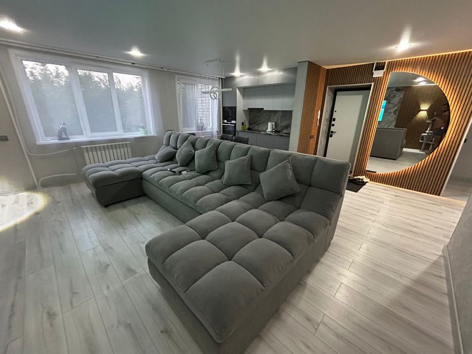 Продается 4х комнатная квартира с евроремонтом на Бульваре Гагарина