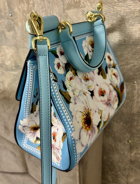 Poseta deosebita cu flori