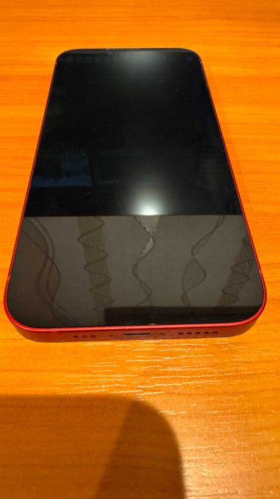 iPhone 13  Red 128 GB + MagSafe Case