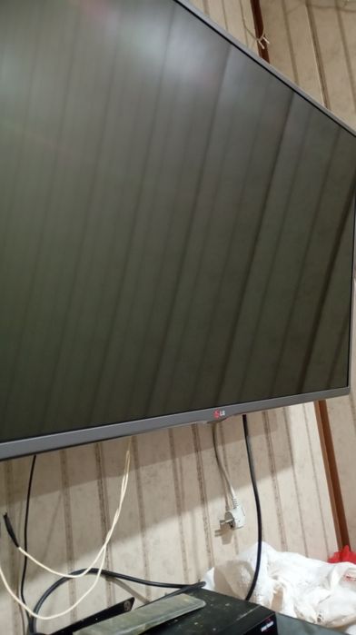 Плазменный телевизор LG . Диагональ 42