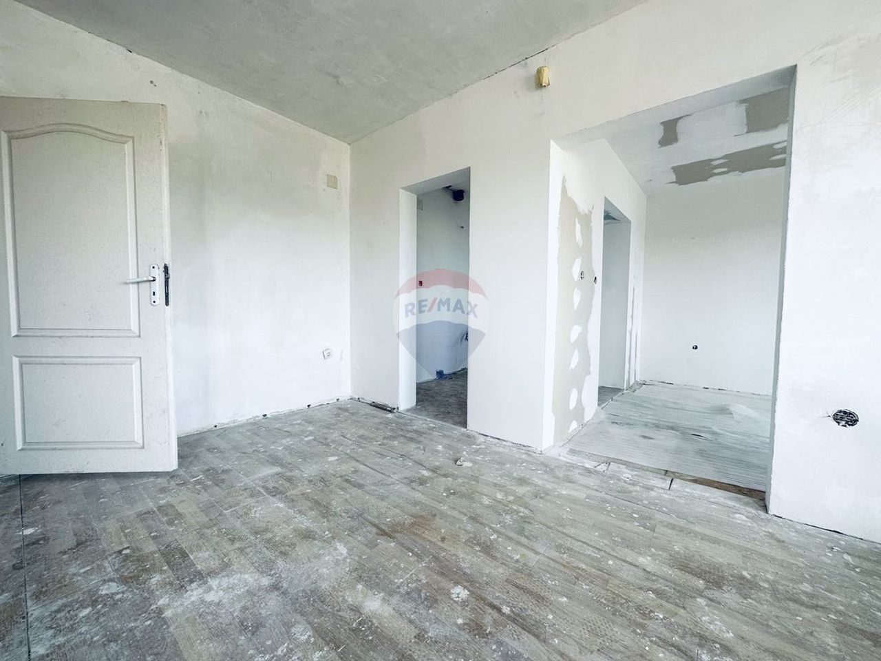 Продава се Многостаен апартамент в с. Стражица, Област Добрич - 125 кв.м за 368 €/кв.м - Снимка #11